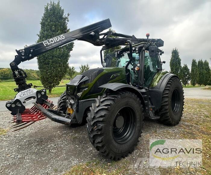 Valtra T 235 D 2A1 الجرارات