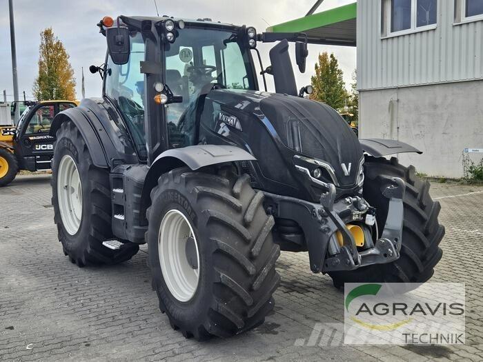 Valtra T 255 V 2A1 الجرارات