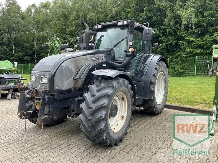 Valtra T202D الجرارات