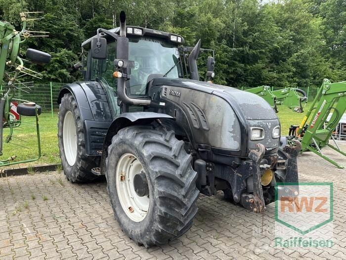 Valtra T202D الجرارات