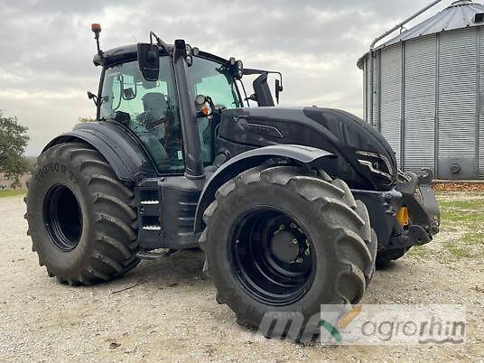Valtra T215D الجرارات