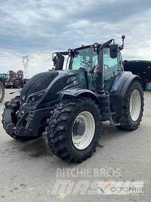 Valtra T234 VERSU الجرارات