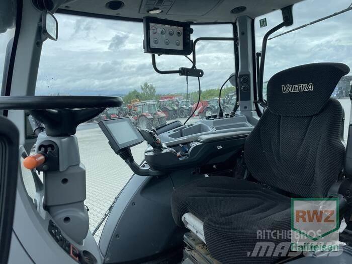Valtra T234D الجرارات