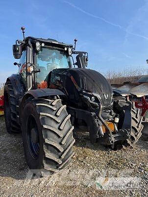 Valtra T235 Diect الجرارات