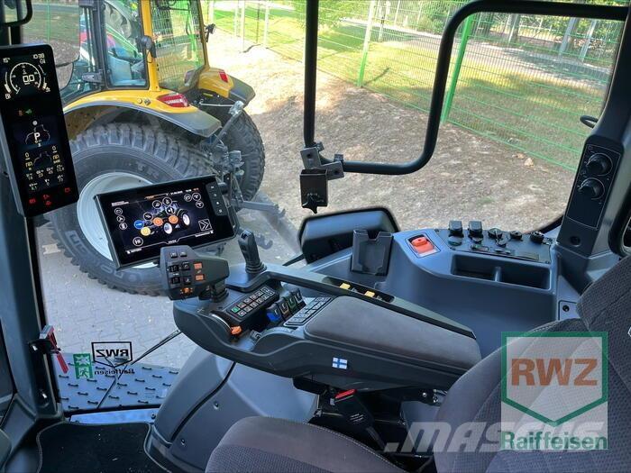 Valtra T255Versu الجرارات