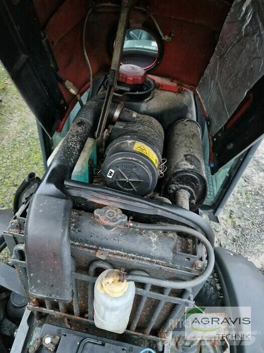 Yanmar EF 235H جرارات مدمجة