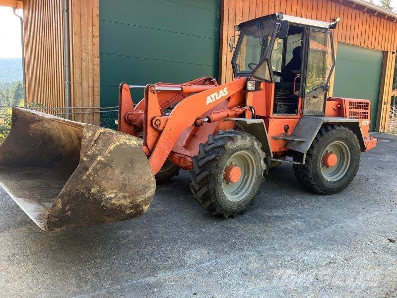 Atlas AR 82 E لوادر بعجل