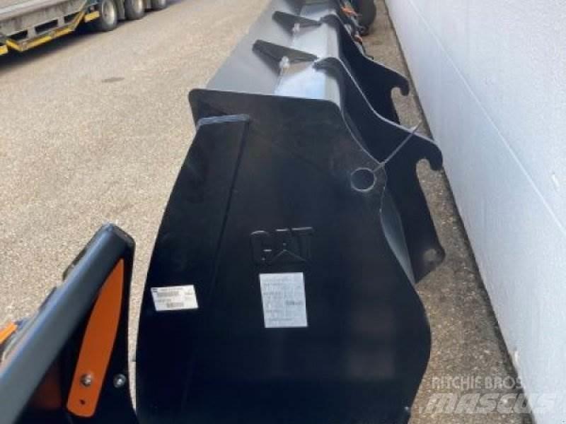 CAT 908 لوادر بعجل