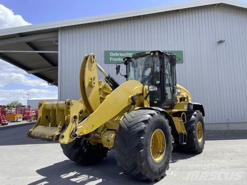 CAT 938M لوادر بعجل
