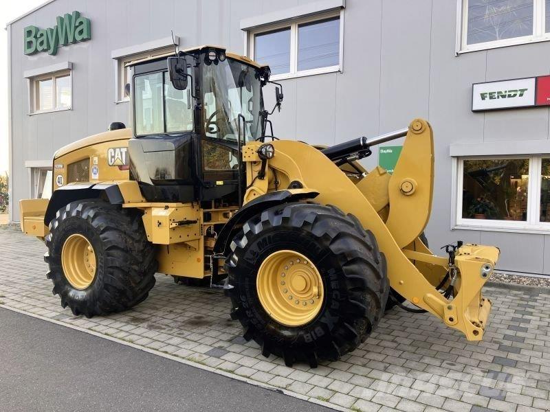 CAT 938M لوادر بعجل