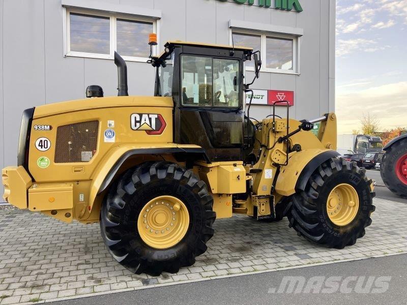 CAT 938M لوادر بعجل