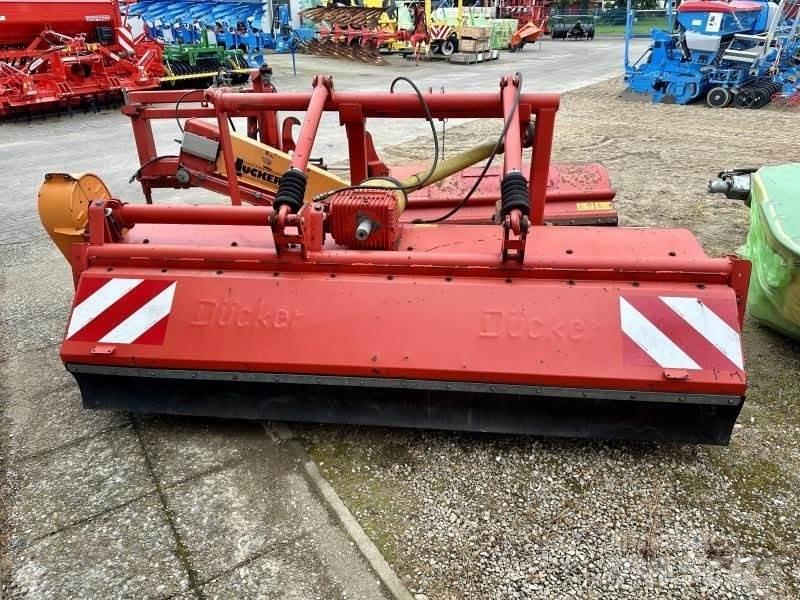 Dücker UM 27 خراطات سماد