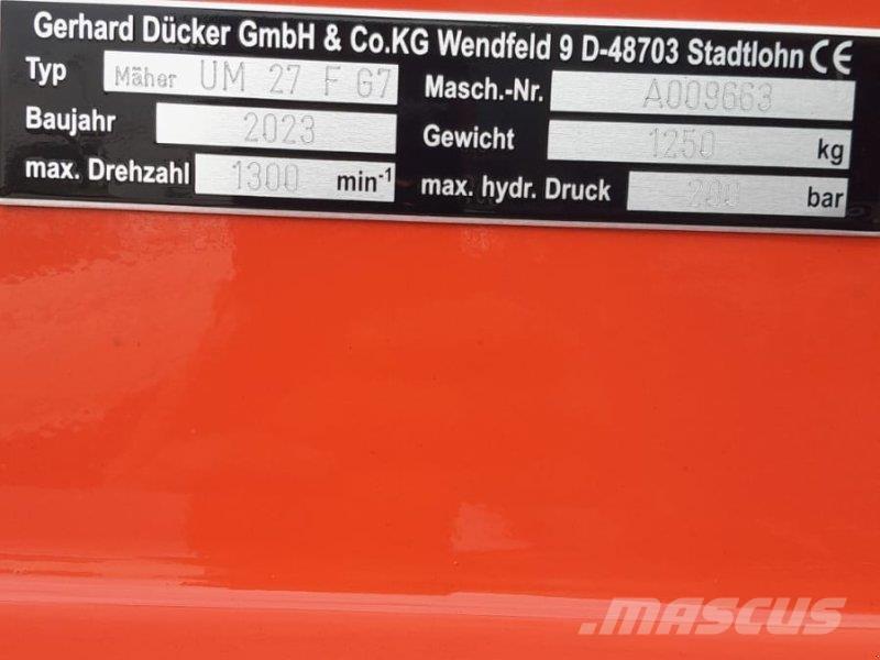 Dücker UM 27 خراطات سماد
