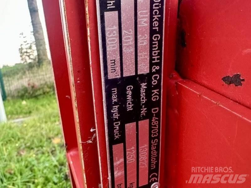 Dücker UM 30 خراطات سماد