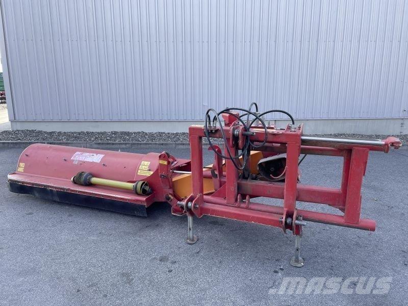Dücker USM 21 حصادات الأعلاف