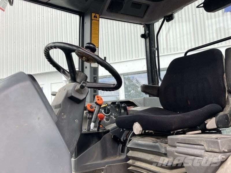 Ford 6640 الجرارات