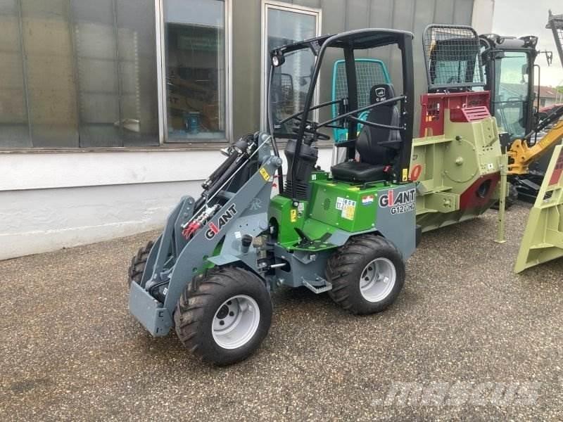GiANT G 1200 لوادر انزلاقية التوجيه