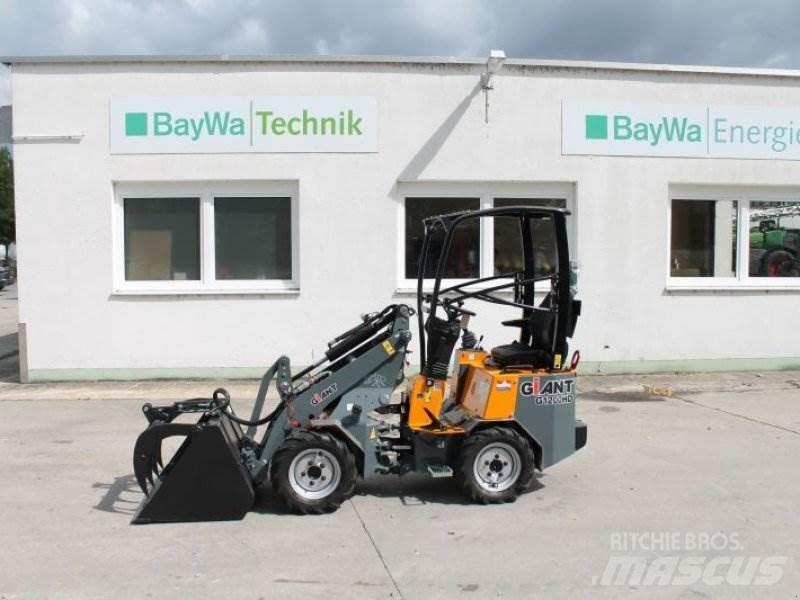 GiANT G 1200 لوادر انزلاقية التوجيه