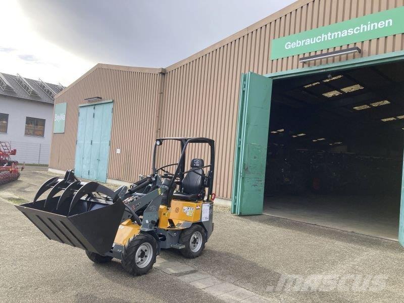 GiANT G 1200 لوادر انزلاقية التوجيه