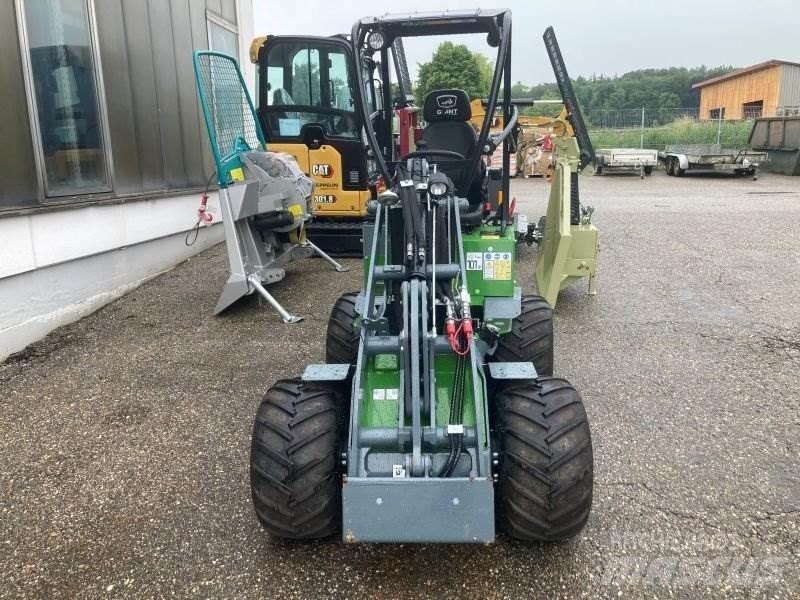 GiANT G1200 لوادر انزلاقية التوجيه