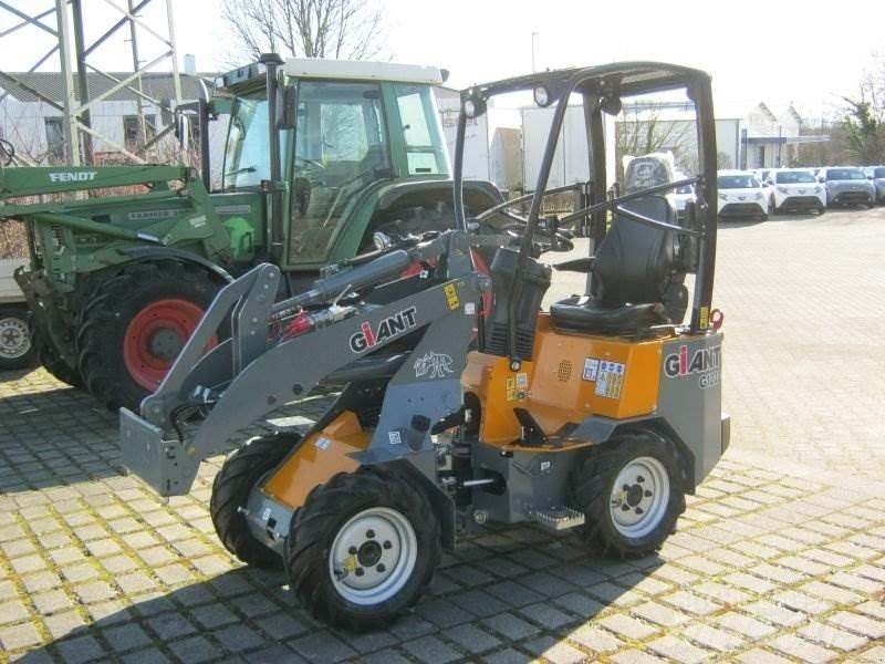GiANT G1200 لوادر انزلاقية التوجيه