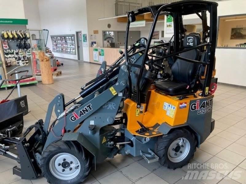 GiANT G1200 لوادر انزلاقية التوجيه