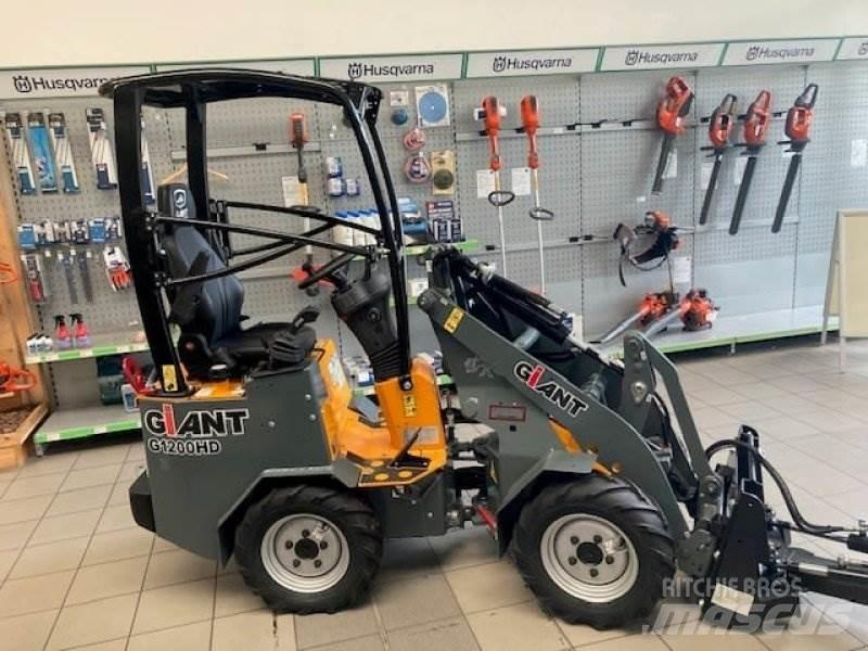 GiANT G1200 لوادر انزلاقية التوجيه