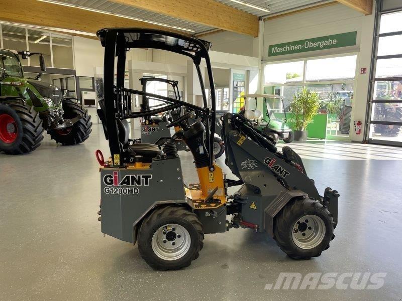 GiANT G1200 HD لوادر انزلاقية التوجيه