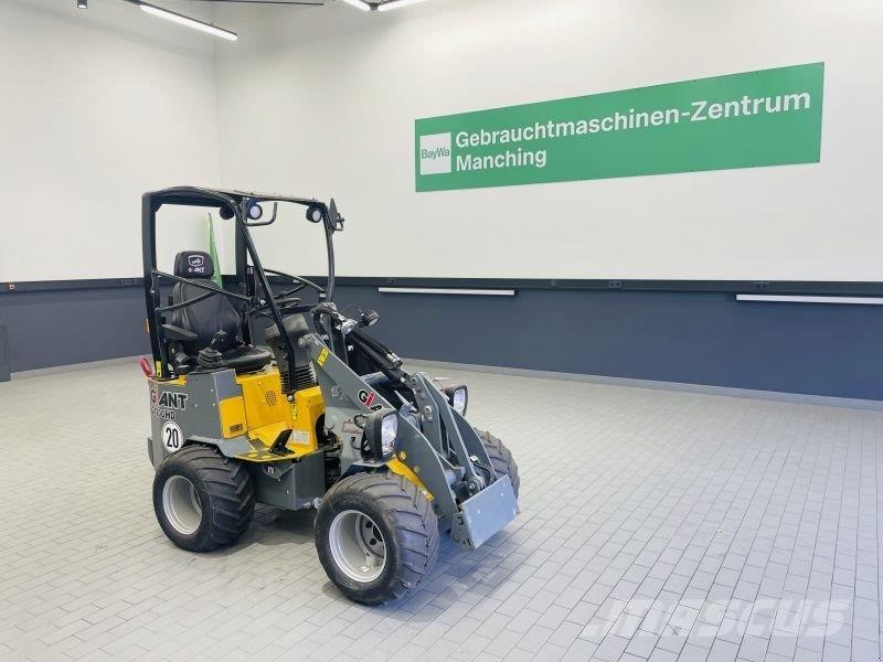 GiANT G1200 HD لوادر انزلاقية التوجيه