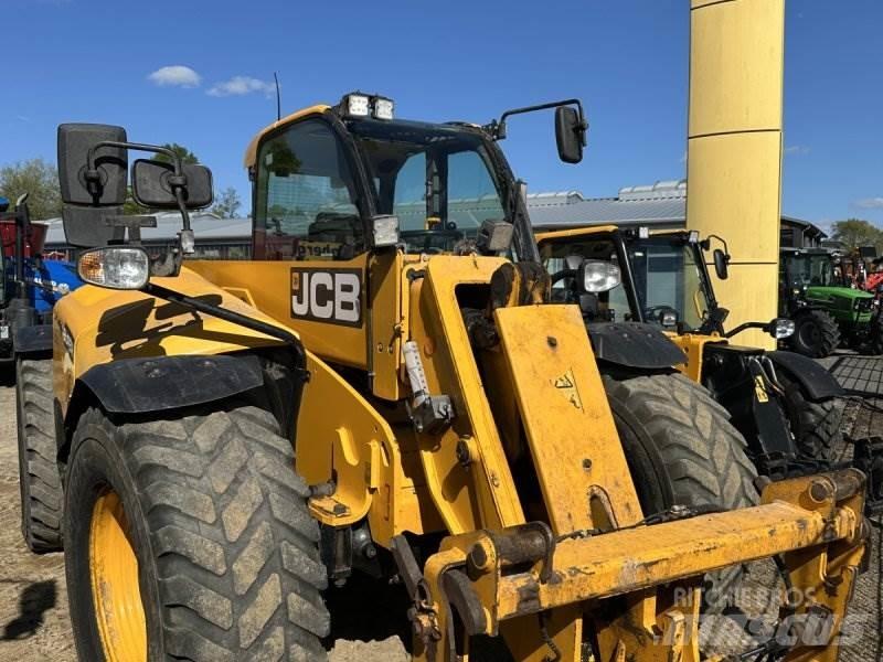 JCB 542-70 مناولات متداخلة
