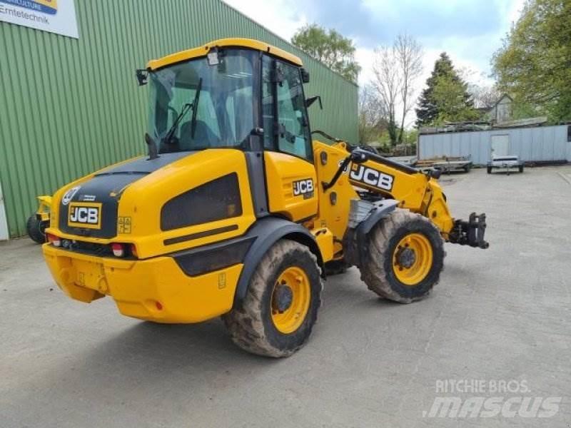 JCB TM 220 لوادر بعجل