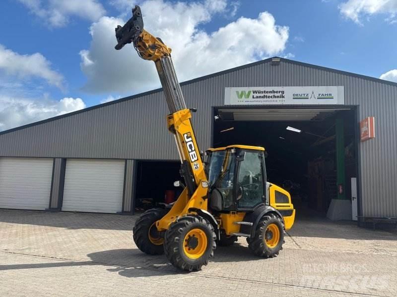 JCB TM 220 لوادر بعجل