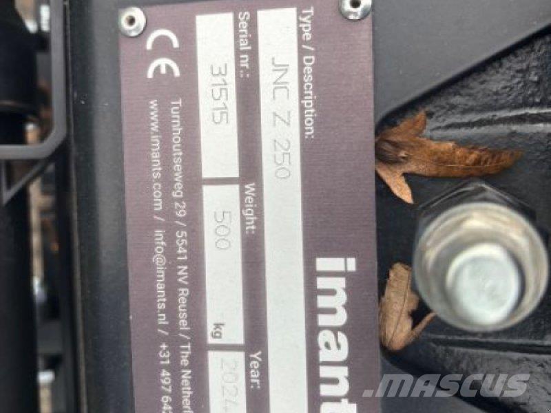 JNC Z 250 الكاسحات وقلابات التربة ذات المحركات