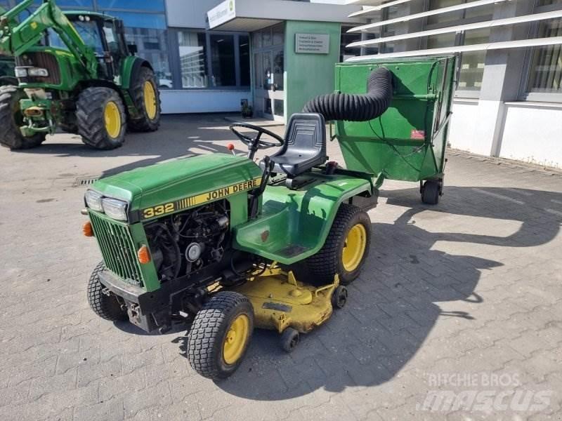 John Deere 332 جرارات مدمجة