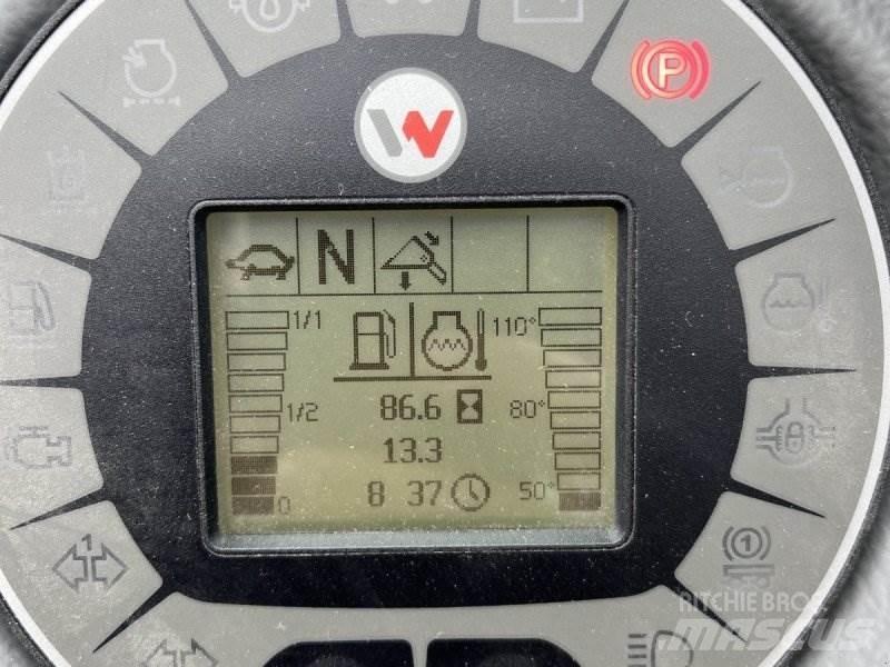 Kramer KT 276 لوادر انزلاقية التوجيه