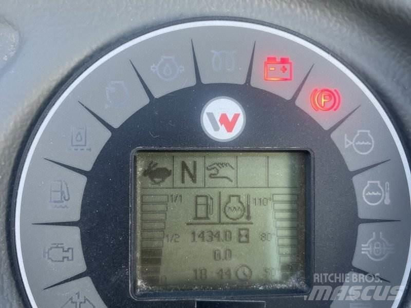 Kramer KT 276 لوادر انزلاقية التوجيه