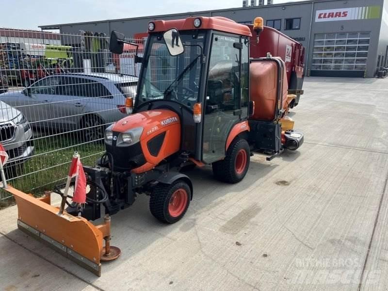 Kubota BX231 جرارات مدمجة