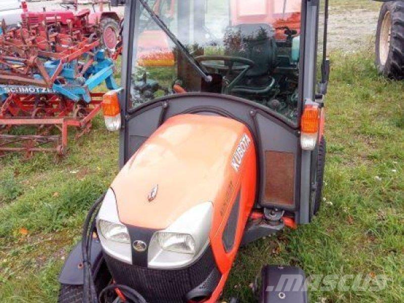 Kubota BX231 جرارات مدمجة