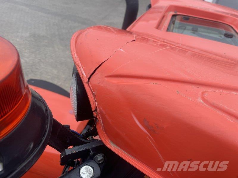 Kubota M 7153 الجرارات