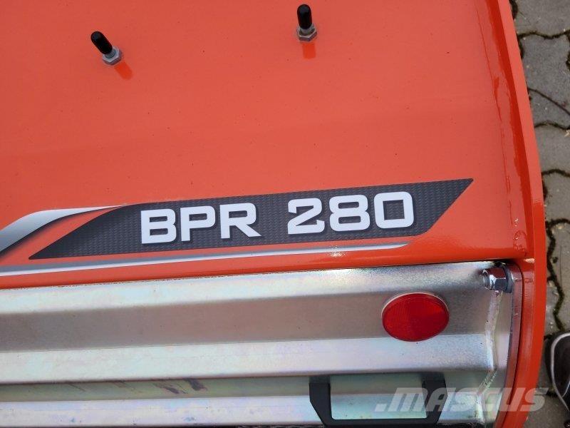 Kuhn BPR 280 خراطات سماد