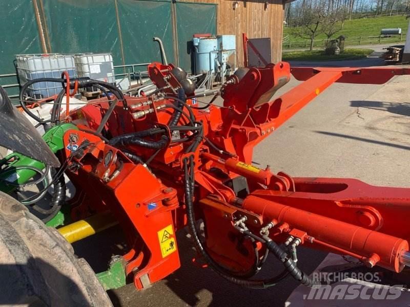 Kuhn FC 883 جزازات