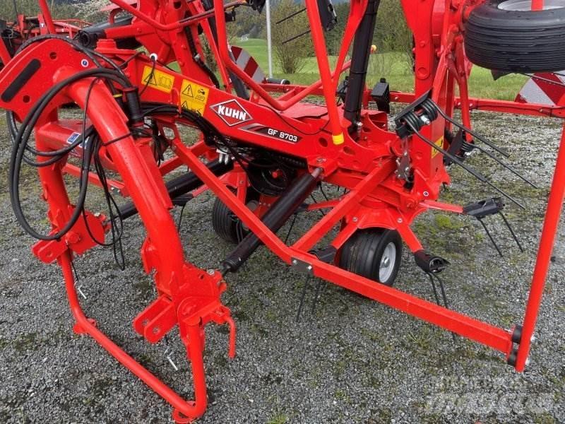 Kuhn GF 8703 مكابس وميبسات التبن