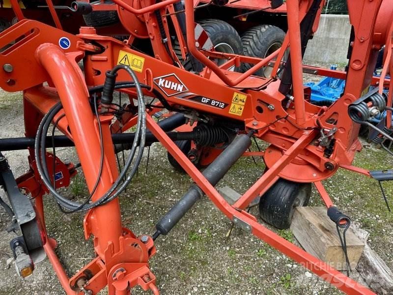 Kuhn GF 8712 مكابس وميبسات التبن