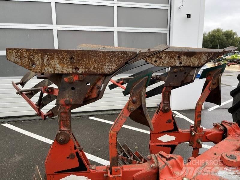Kuhn HV 575 محاريث تقليدية