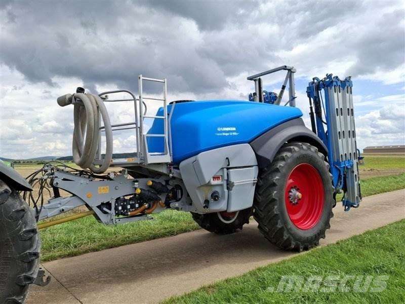 Lemken Vega 12 معدات توزيع السماد العضوي