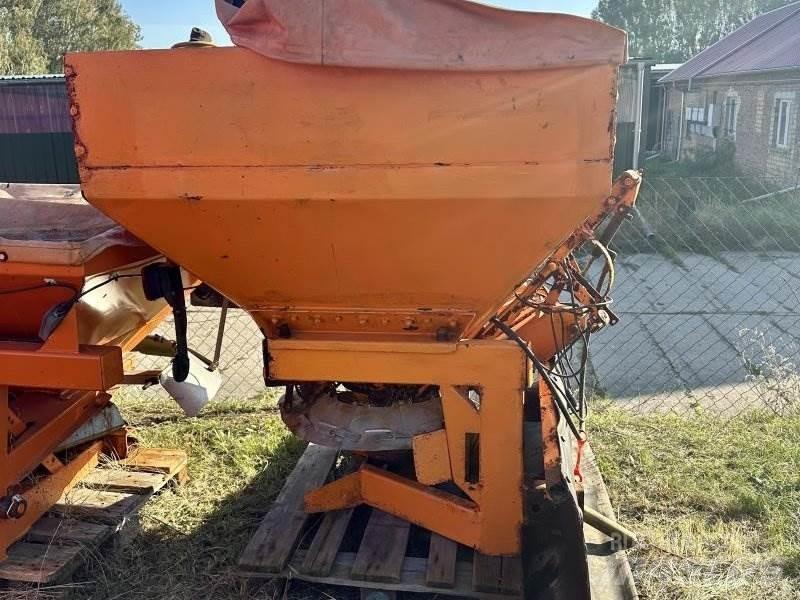 Rauch SA 601 معدات نشر الرمال والملح