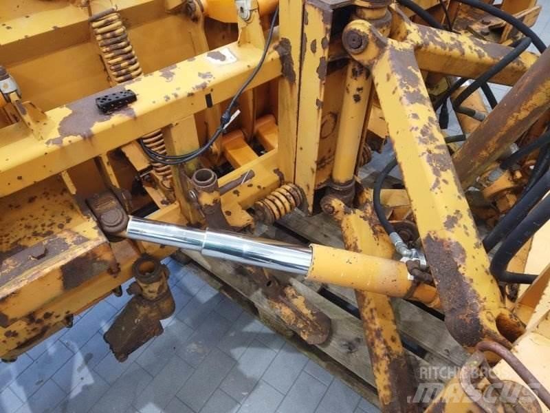 Schmidt KF 3.3 حراثات ونصول الجليد