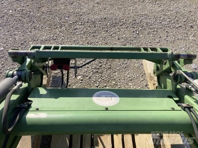 Stoll FZ 30.1 لوادر وحفارات أمامية