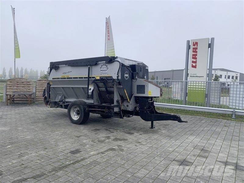 Titan 1100 ملقمات خلاط
