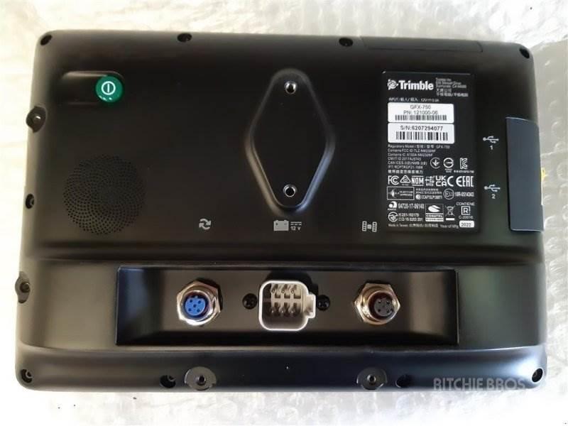 Trimble GFX 750 ماكينات زراعية أخرى